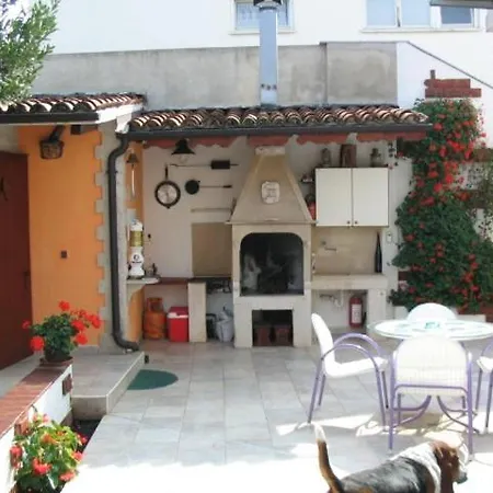 In With Balcony, Air Conditioning, W-lan,washing Machine 229-1 Apartment