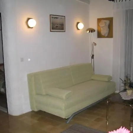 In With Balcony, Air Conditioning, W-lan,washing Machine 229-1 Apartment