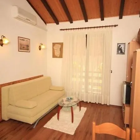 Apartment In With Balcony, Air Conditioning, W-lan,washing Machine 229-1 Fazana