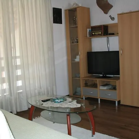 In With Balcony, Air Conditioning, W-lan,washing Machine 229-1 Apartment Fazana