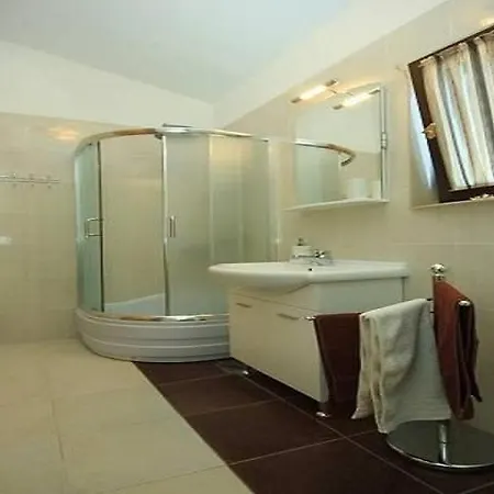 Apartament In With Balcony, Air Conditioning, W-lan,washing Machine 229-1 *